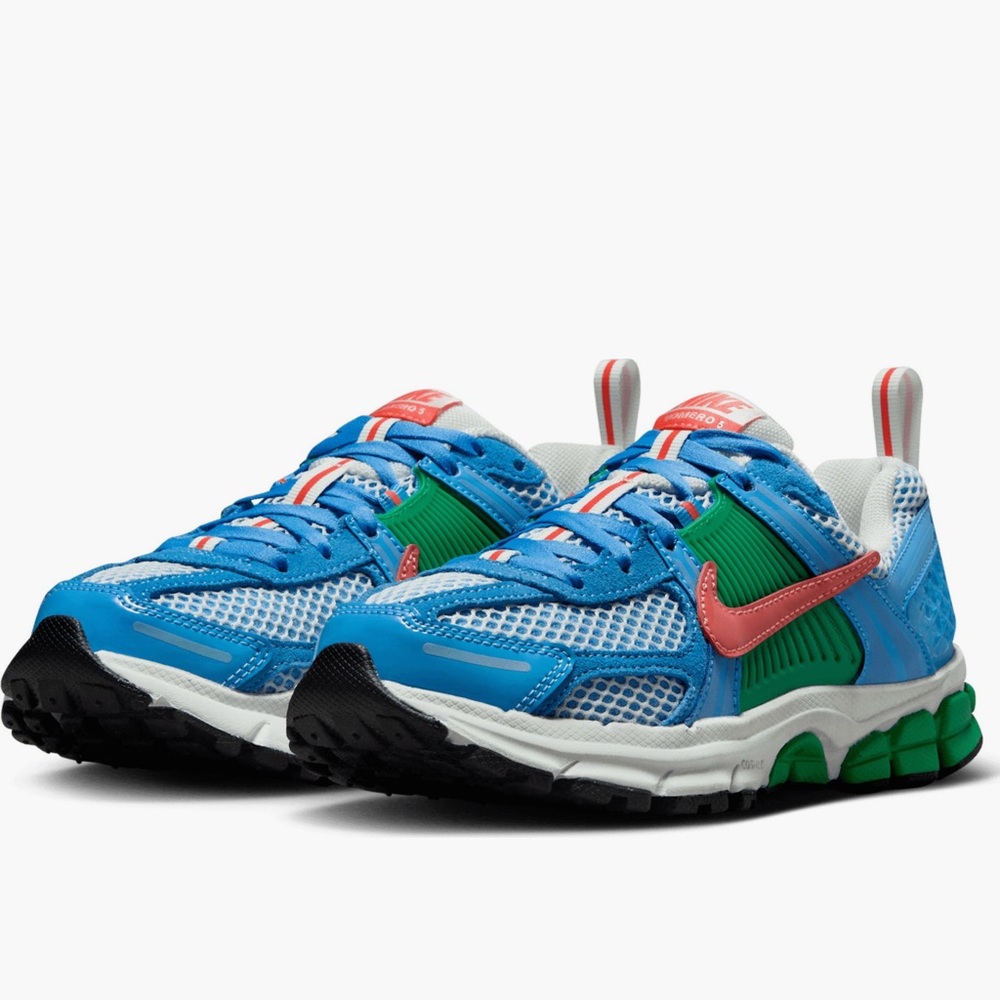 NIKE - Vomero 5 BG, Size: 8.5 Women’s / 7 Youth